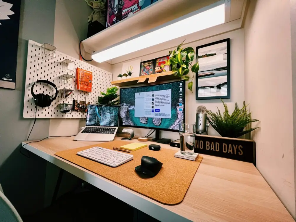 Modern Home Office idea