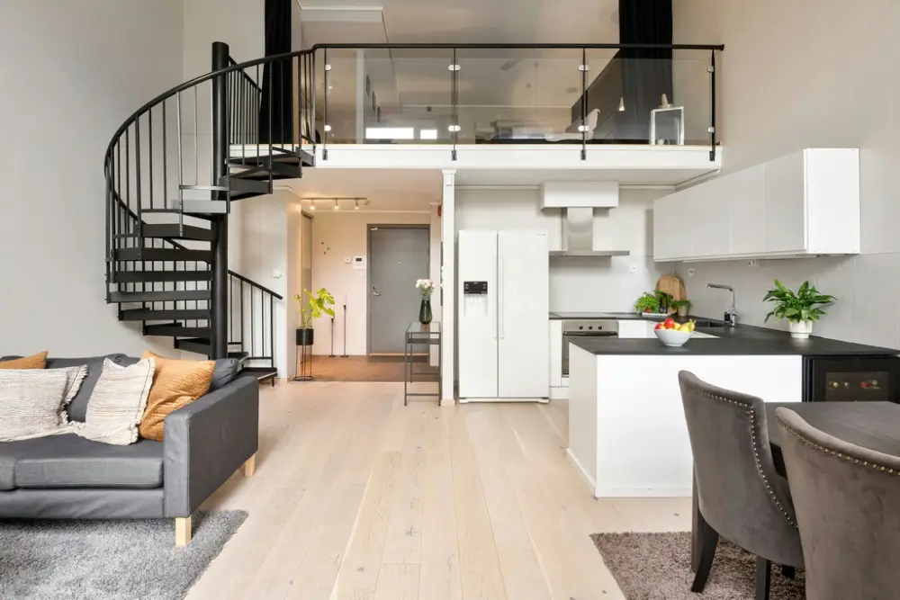 Safety & Beauty in Modern Staircase Design